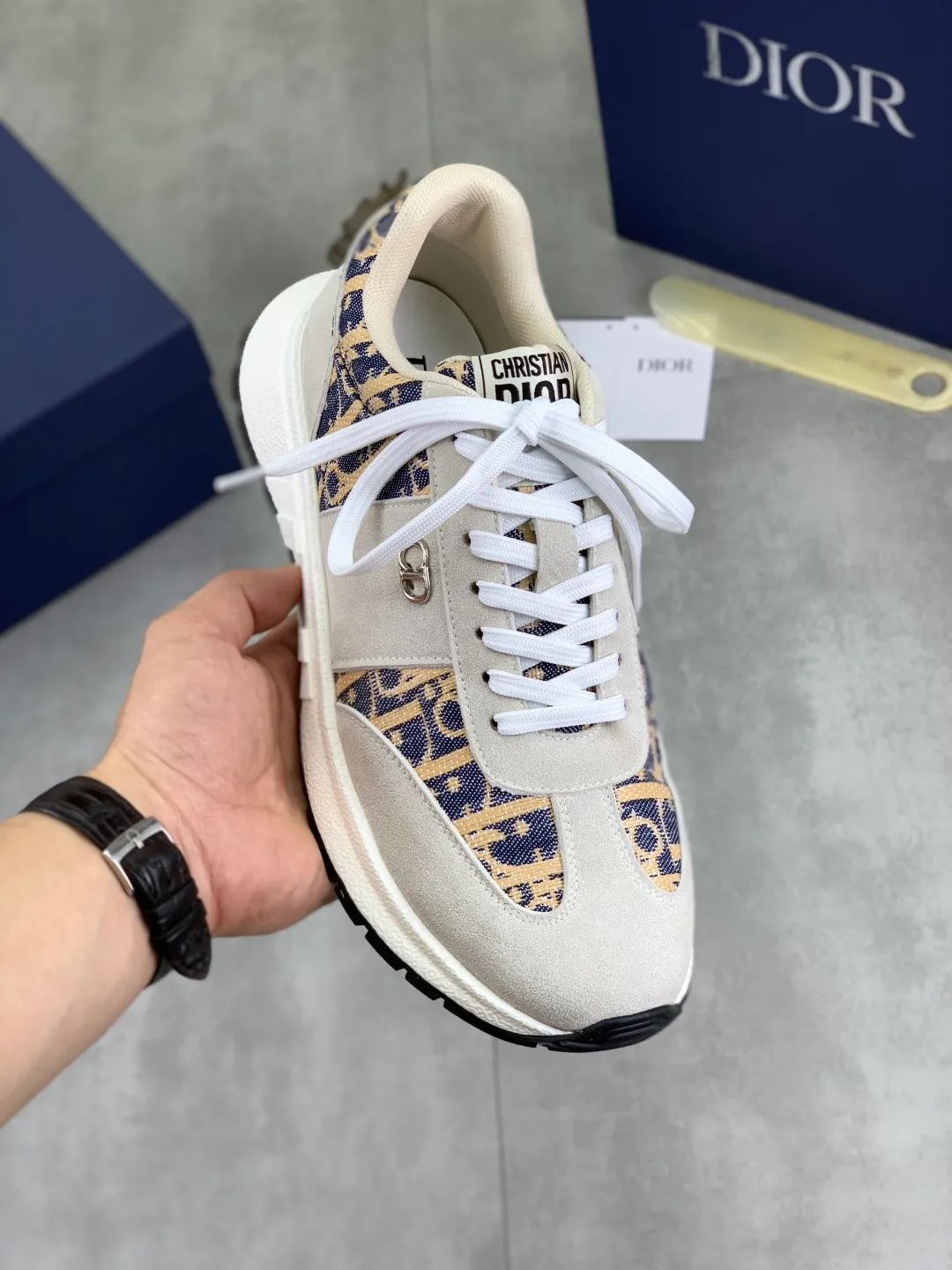 Men's Men's Shoes💰P440💰[New Style]🆘[Dior] 2025 Dior Original Lace-up Low-top Men's Shoes Classic casual shoes 🔥This model is the official classic model, with high quality and made by famous original designers. It is made of high-quality cowhide with original materials➕comfortable and breathable mesh lining➕pigskin insole. The perfect last shape and generous and fashionable design have attracted many consumers and are suitable for drivers to drive🚗. What you want is the best quality in the market. Color: seven colors. Code number: 38--44 (45 46 customized)